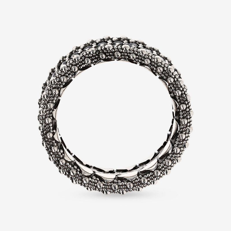 Anello a Fascia con Spinello Nero e Bordi Texture Riccio di Mare in Argento 925